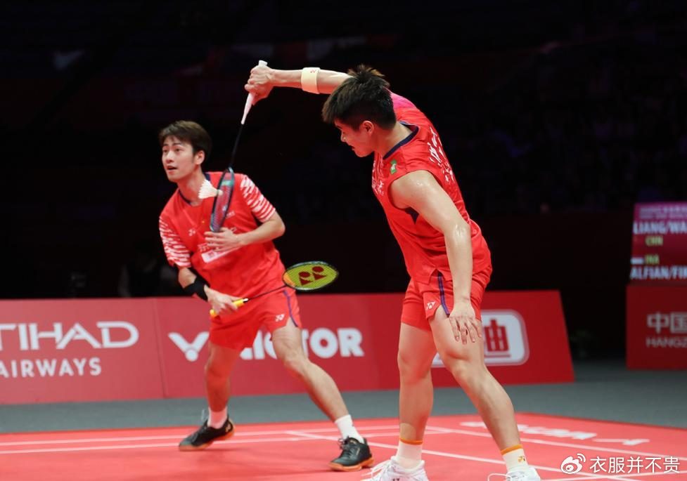时隔2天复仇印度王牌！梁伟铿/王昶2-1逆转晋级，决赛挑战世界第1