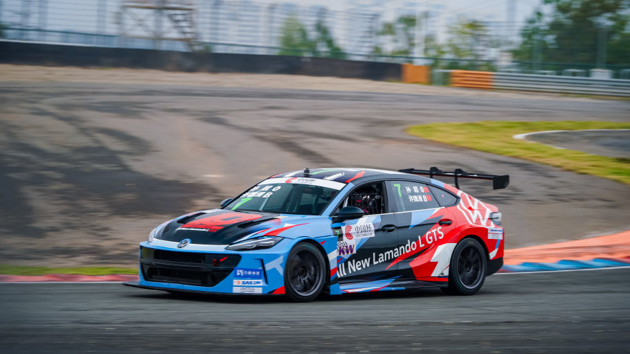 全新凌渡L GTS赛车助力上汽大众车队夺得2025 CTCC年度车队杯冠军