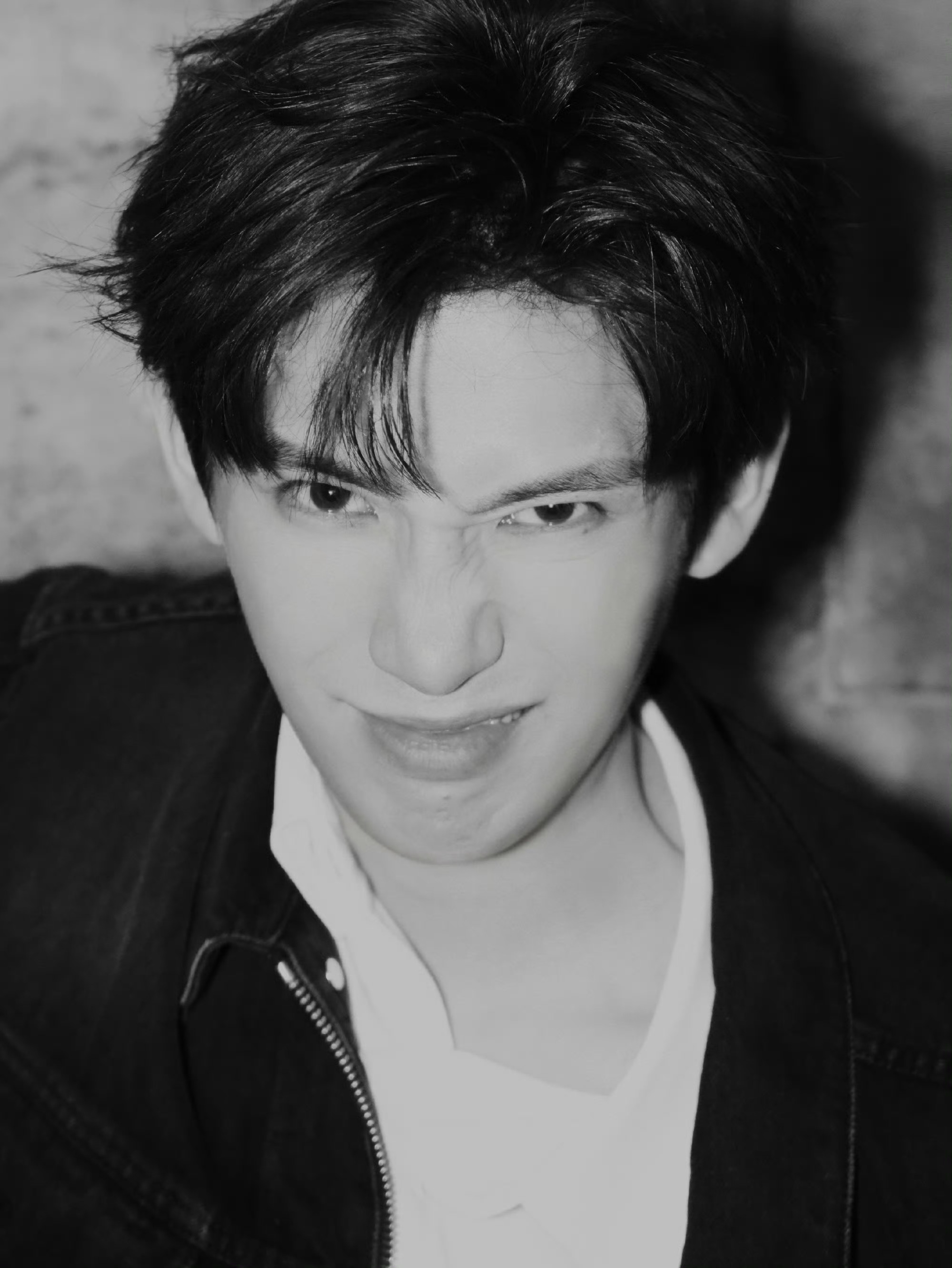 私生侵入演员王安宇住宅引关注