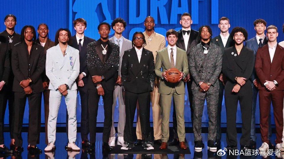 美媒重排24届选秀：卡斯尔状元谢泼德仍第三 里萨谢狂跌至第12位