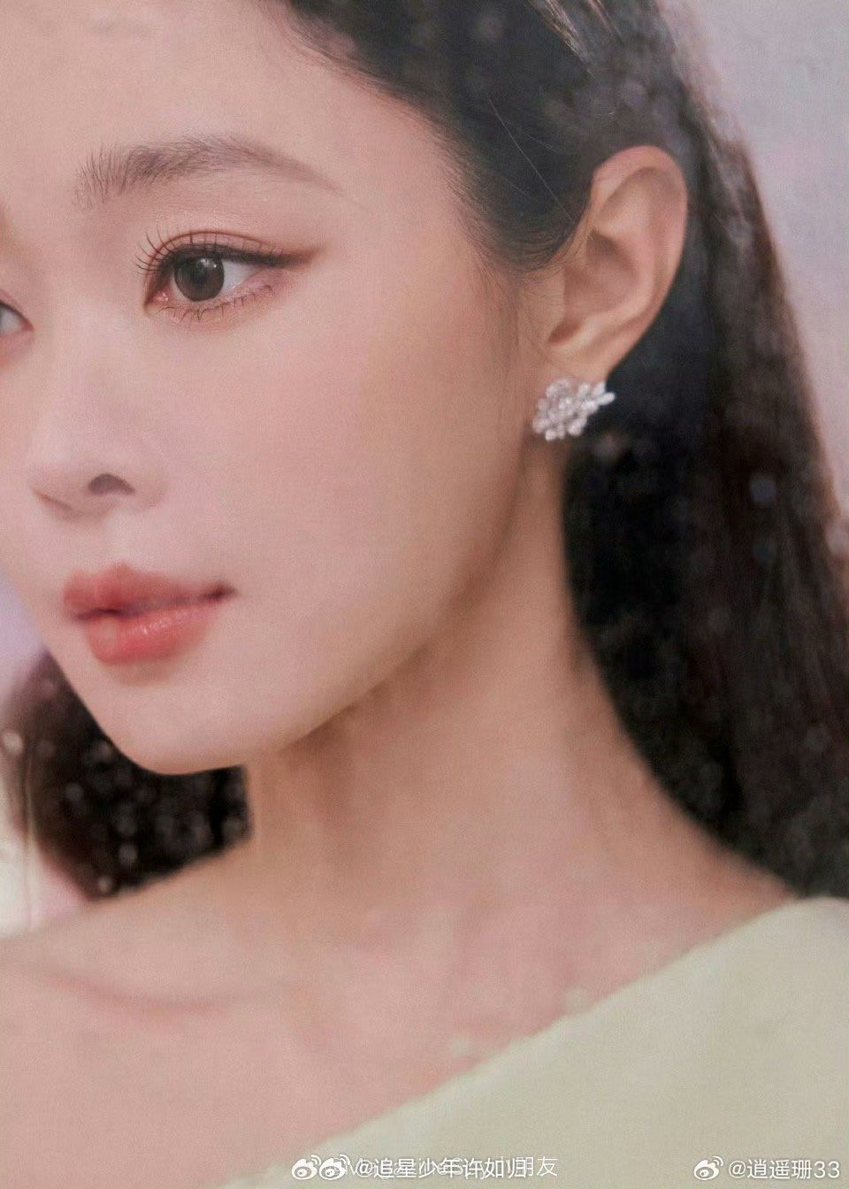 宋轶面部留白诠释东方含蓄美学