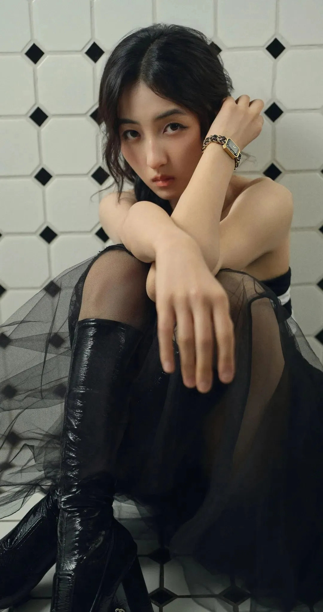 张子枫纹身……妹妹迟早要变姐姐！谁也不可能是一辈子的小女孩！