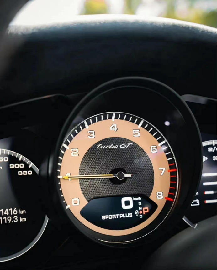 新一代路虎揽胜运动版 PK 宝马X5和卡宴