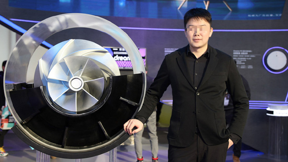 魔幻！扫地机器人大佬宣布造车，要干翻布加迪