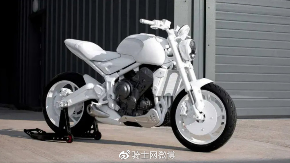 凯旋最入门的三缸TRIDENT亮相，复古外观主打性价比