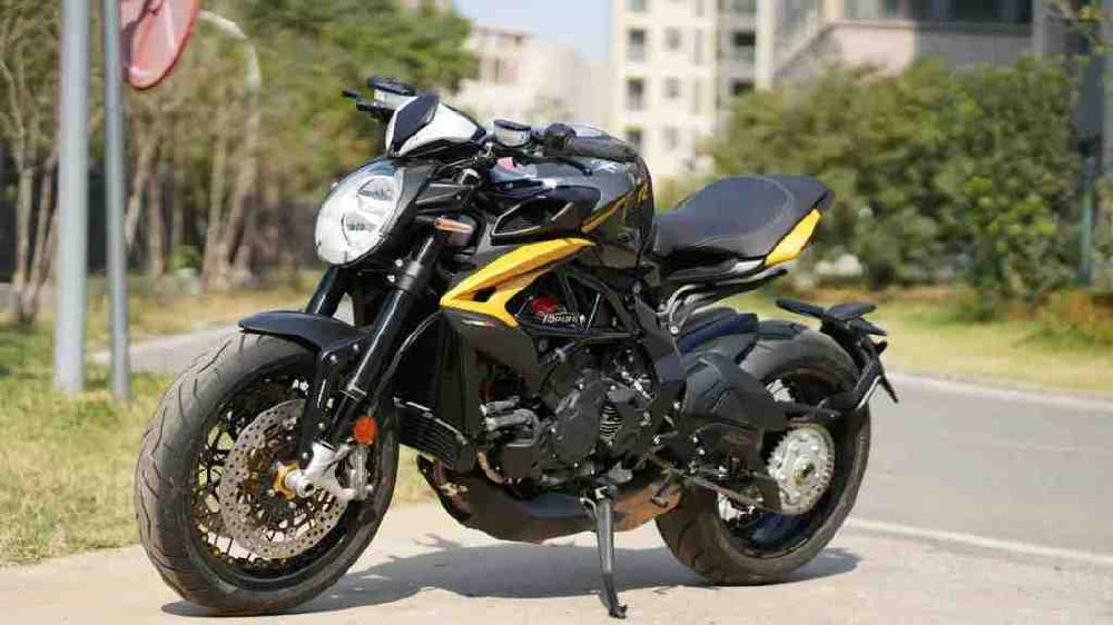 MV Agusta Dragster 800 RR到店实拍，借艺术之名造车！