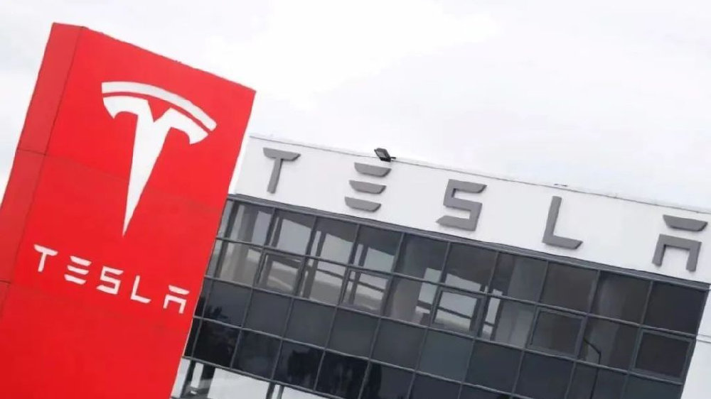 特斯拉降价你们骂，AITO问界降价为什么没人骂