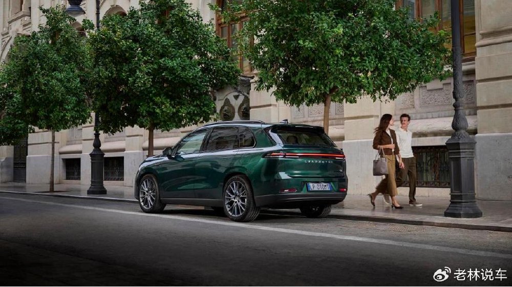 巴黎车展的“显眼包”竟是一台国产车，零跑C10为何能圈粉老外？