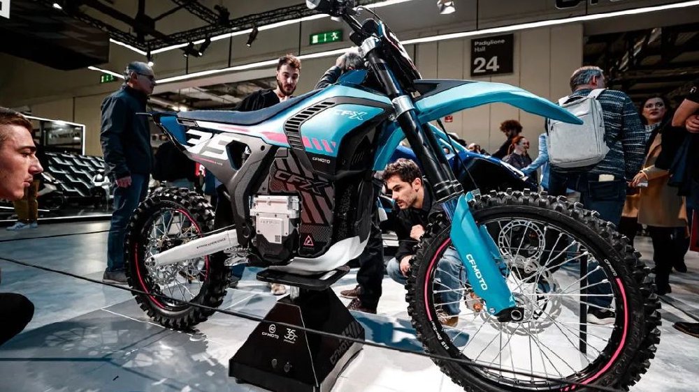 米兰车展丨春风首款纯电越野摩托车，CF-X亮相EICMA展台