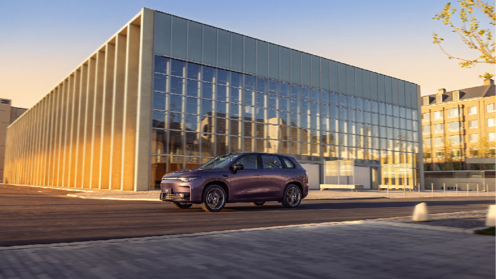 新款零跑C10：“内卷之王”，跳出内卷