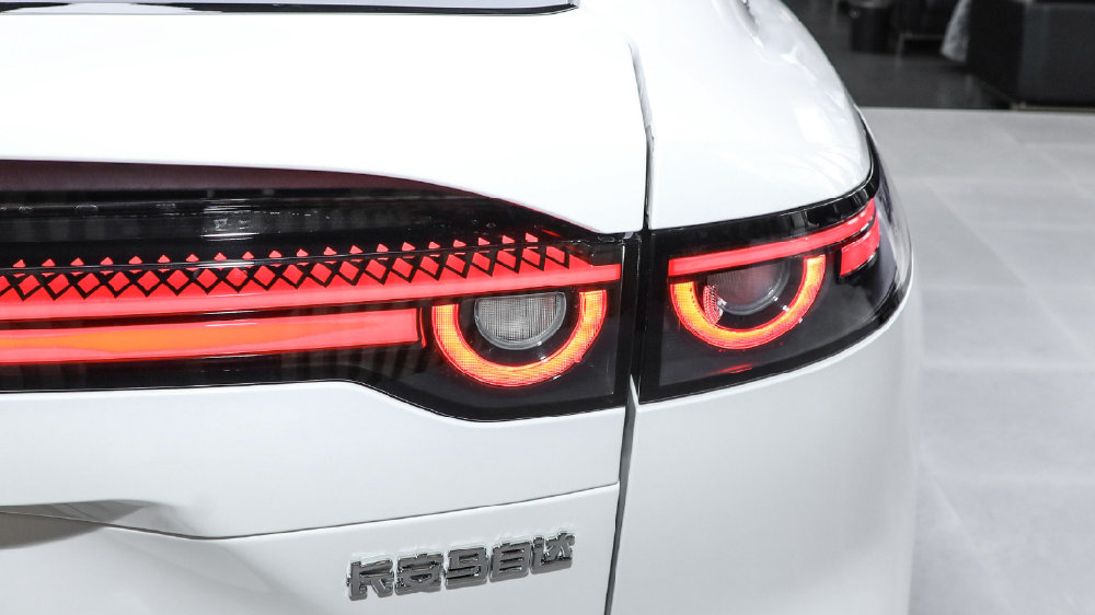 9.98万买合资中级车，全系9气囊，轴距2895mm还是新能源，值吗？