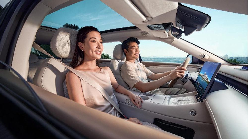 邓超代言岚图FREE+！顶流明星为何逐渐转向中国高端品牌