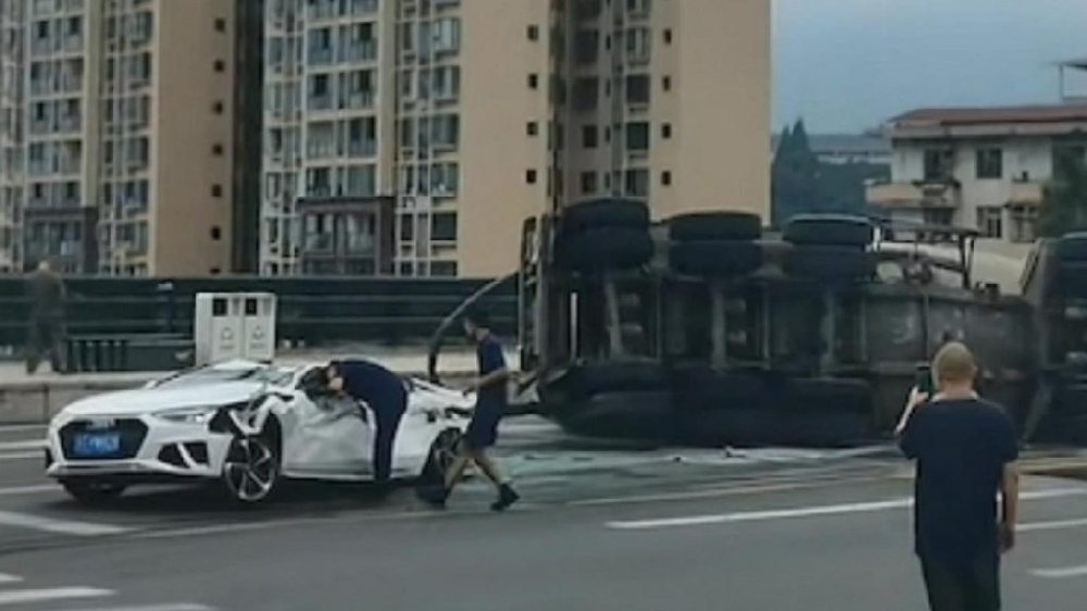 车主用生命验证：买车还得一汽奥迪，关键时刻真能保命