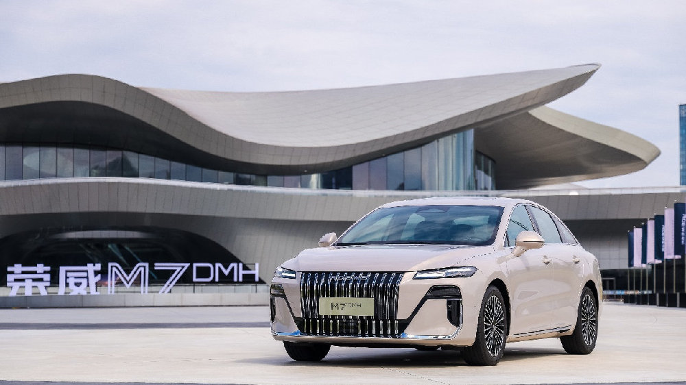 荣威M7 DMH道路体验：均衡的实力派，家用插混轿车的新选择