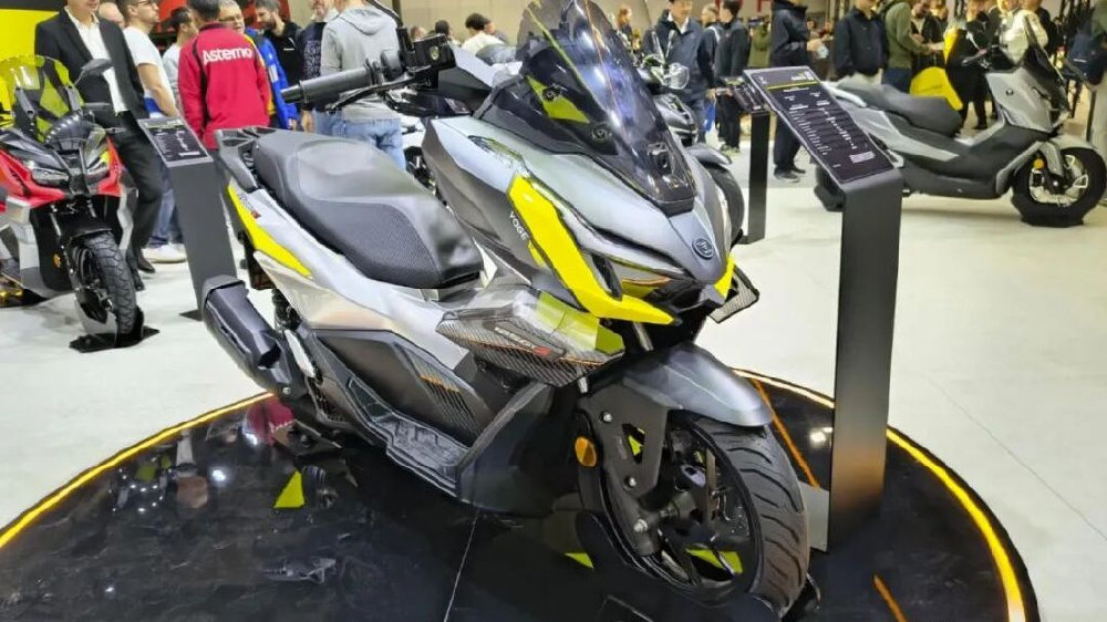 米兰车展丨无极SR125 GTS首次亮相，战斗感十足的龙骨踏板