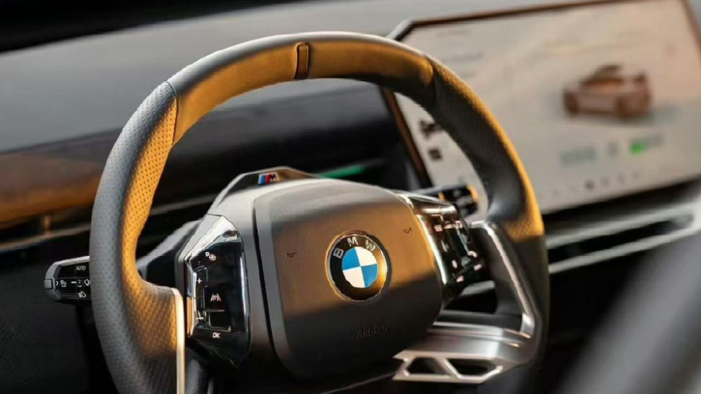 国产宝马iX3明年上市，配Momenta智驾，多少钱合适？