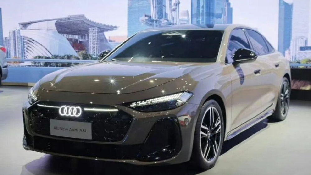 告别老派标签！全新奥迪A6L轿跑化转型，华为智驾圈粉年轻人