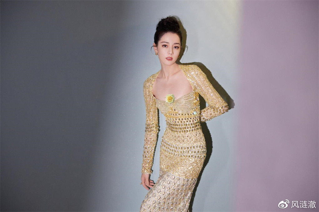 迪丽热巴又一次美出国外，连续3天登上<a href=