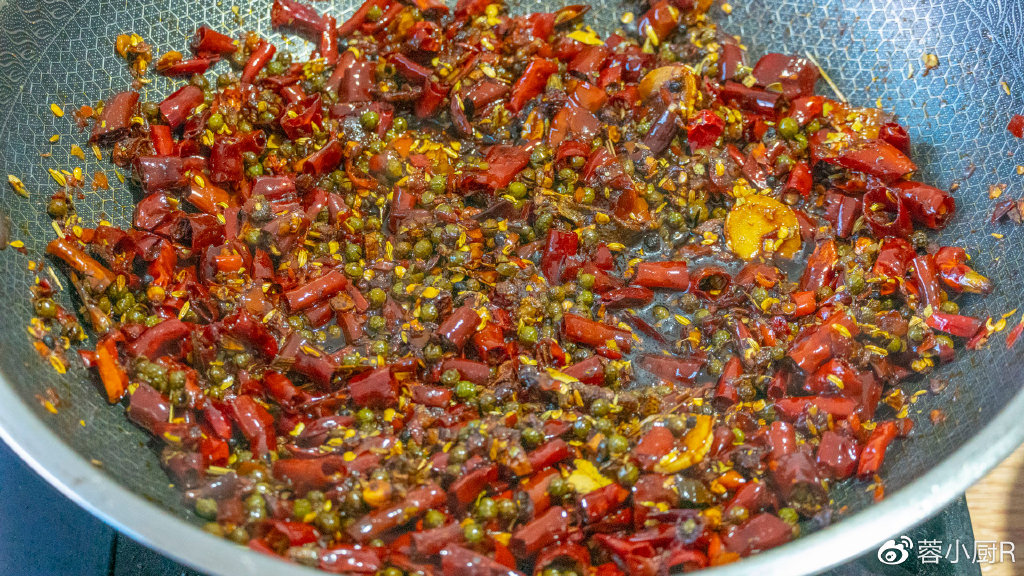 女人进入更年期，5种碱性食物要多吃，补“天然黄体酮”，老得慢-更年期女性吃什么食物对身体好窍门