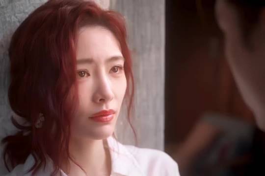 许佳琪洪尧新剧《不一样的她之临暗》开播，演绎年上禁忌恋