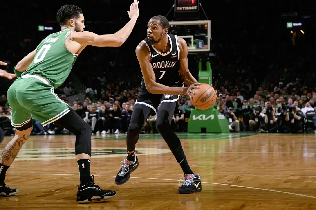 从塔图姆到字母哥 看两大巨星如何重塑球队命运