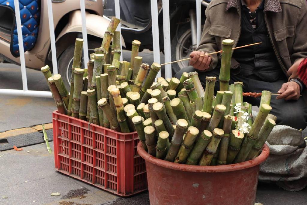 b体育年后年味高潮来袭花灯眼花缭乱小吃琳琅满目有谁一起逛街去吗(图2)