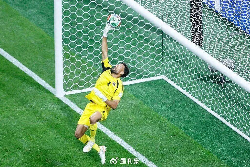 世界杯神门沃齐尼亚遭冷遇:40岁老将陷入失业尴尬 世界杯神门沃齐尼亚遭冷遇:40岁老将陷入失业尴尬