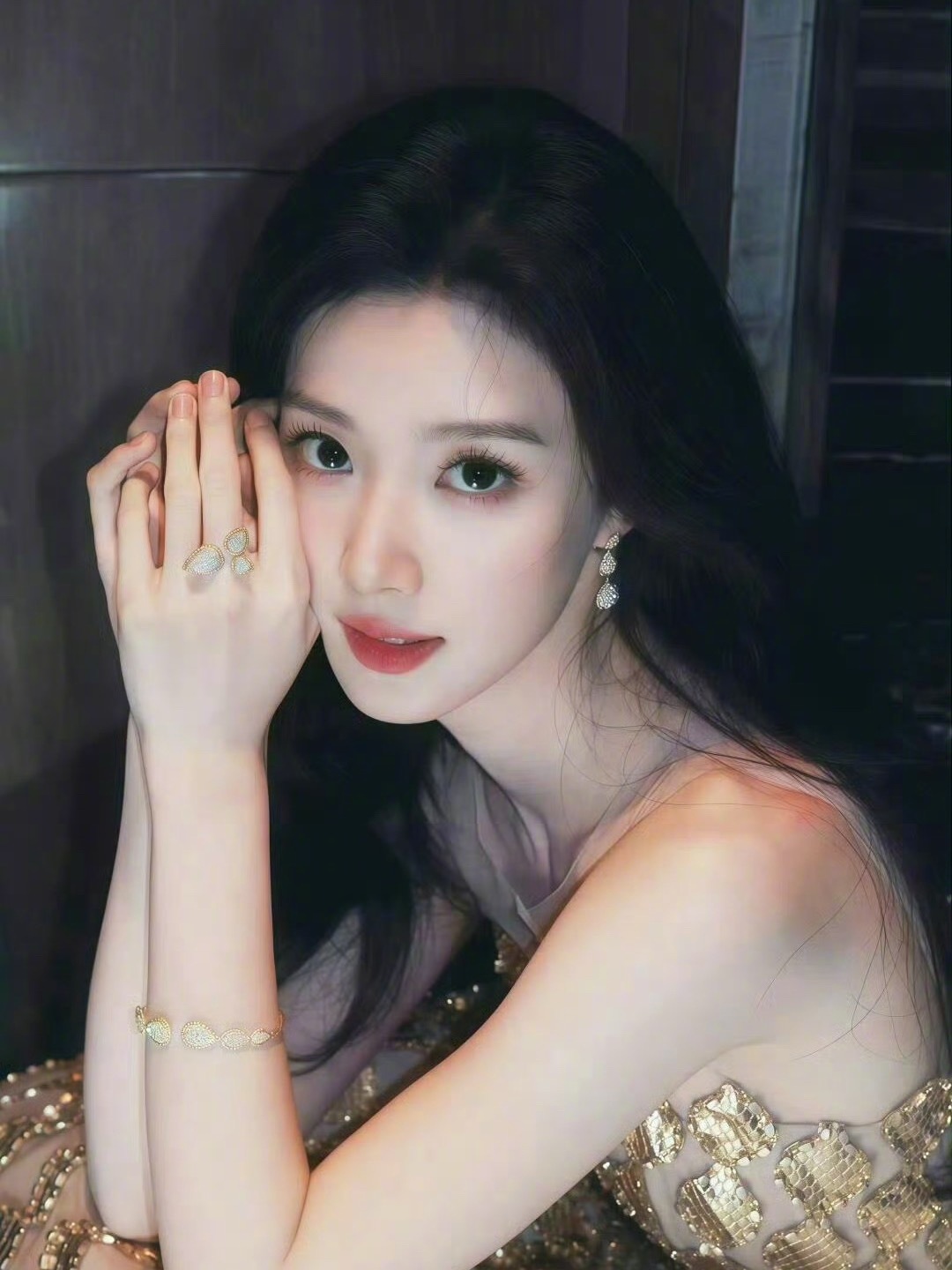 你觉得丞磊 卢昱晓谁的发展势头更好？