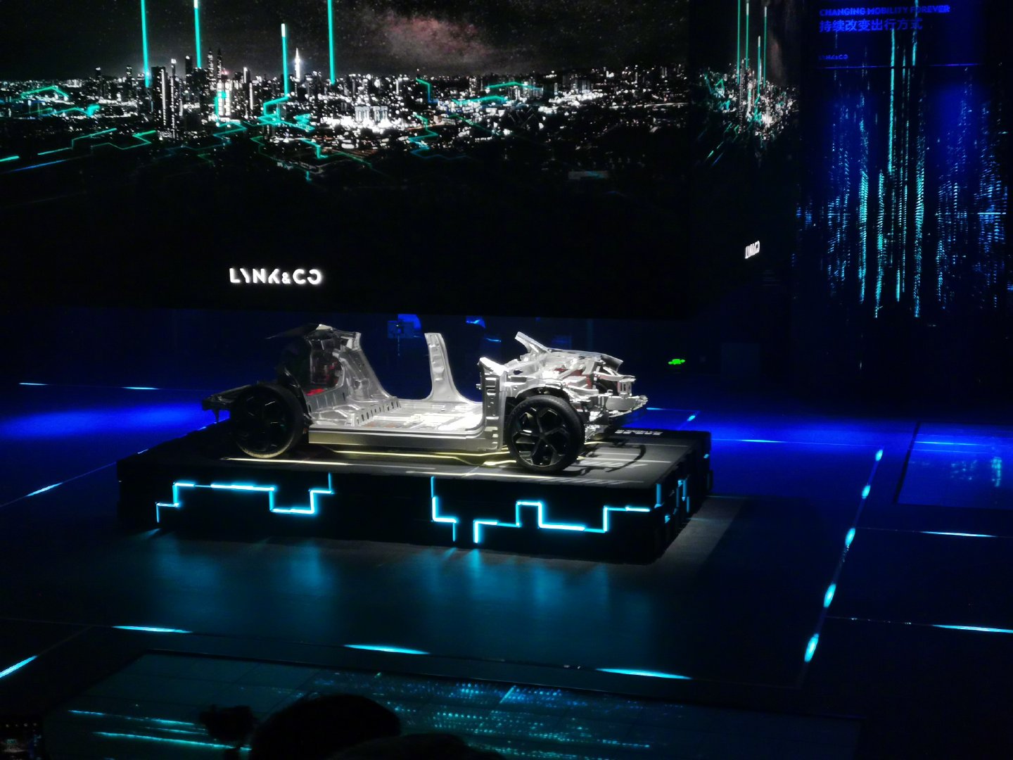 领克旗下的新能源概念车ZERO concept亮相