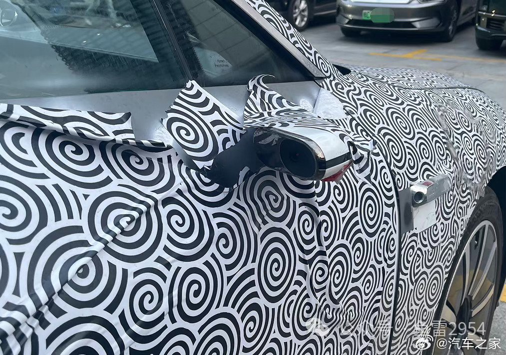 近日，网络上曝光了一组“鸿蒙智行”模式下……