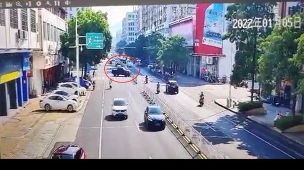 突发!一皮卡车横冲直撞,多车受损、1人死亡!警方通报:司机毒驾休闲区蓝鸢梦想 - Www.slyday.coM 突发!一皮卡车横冲直撞,多车受损、1人死亡!警方通报:司机毒驾休闲区蓝鸢梦想 - Www.slyday.coM