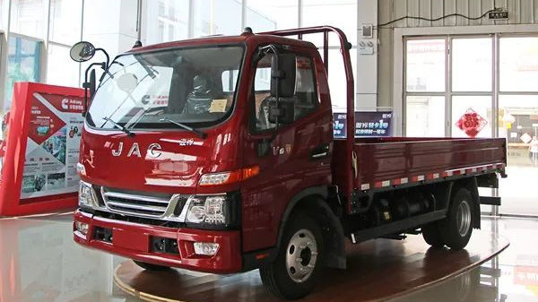 超强口碑获市场认可 实拍江淮1卡骏铃V6 | 卡车之友网