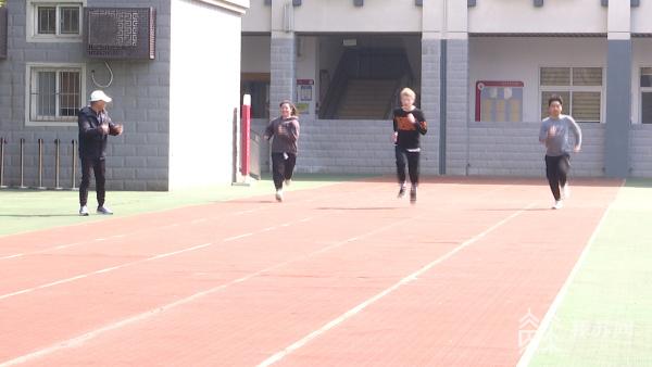 突破“命运”的设定!视障学子挑战高山滑雪项目 曾备战北京2022年冬残奥会休闲区蓝鸢梦想 - Www.slyday.coM 突破“命运”的设定!视障学子挑战高山滑雪项目 曾备战北京2022年冬残奥会休闲区蓝鸢梦想 - Www.slyday.coM