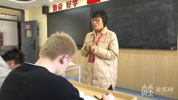 突破“命运”的设定!视障学子挑战高山滑雪项目 曾备战北京2022年冬残奥会休闲区蓝鸢梦想 - Www.slyday.coM 突破“命运”的设定!视障学子挑战高山滑雪项目 曾备战北京2022年冬残奥会休闲区蓝鸢梦想 - Www.slyday.coM