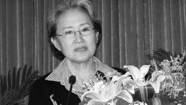 写“世界上最疼我的那个人去了”的作家张洁,在美国去世……她的文字曾感动无数人,你读过她的作品吗?休闲区蓝鸢梦想 - Www.slyday.coM 写“世界上最疼我的那个人去了”的作家张洁,在美国去世……她的文字曾感动无数人,你读过她的作品吗?休闲区蓝鸢梦想 - Www.slyday.coM