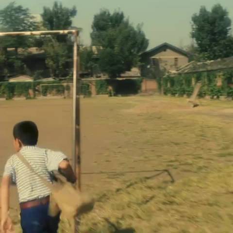 姜文《阳光灿烂的日子》混剪引发夏日共鸣