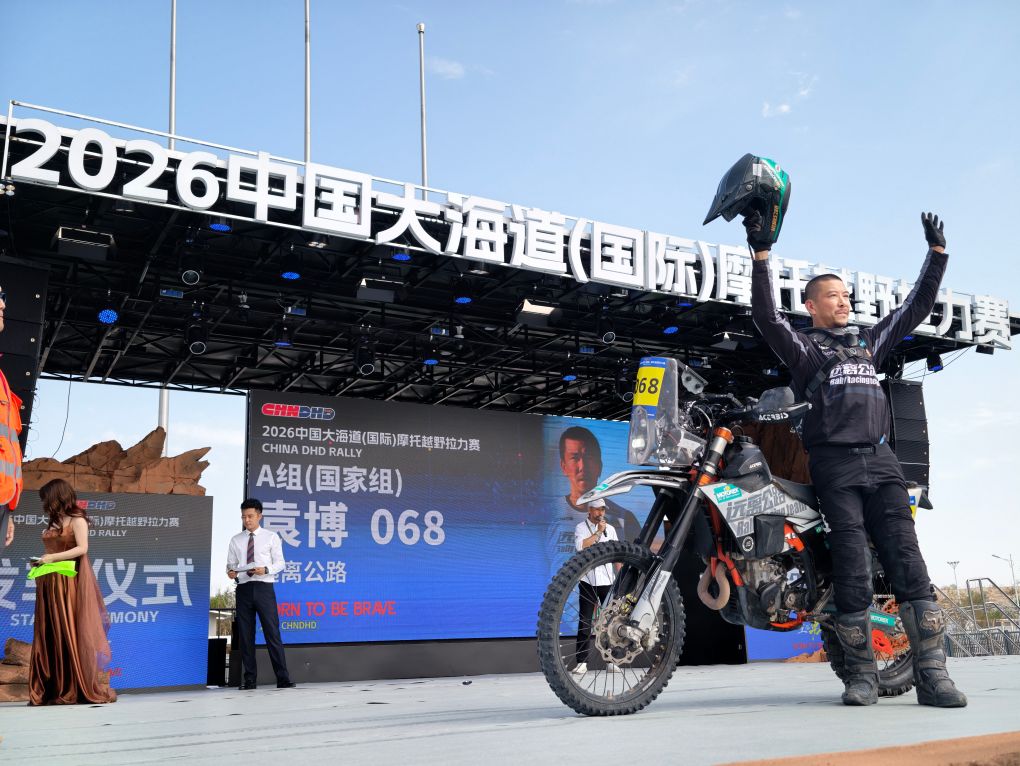 追光丨在大海道戈壁 赴一场摩托荒野之约