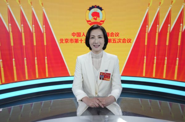 袁媛委员：莫让充电桩阻住新能源汽车的推广