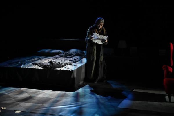 悬疑喜剧《核桃没有仁》来沪,一部戏三种结局,故事走向由观众决定休闲区蓝鸢梦想 - Www.slyday.coM 悬疑喜剧《核桃没有仁》来沪,一部戏三种结局,故事走向由观众决定休闲区蓝鸢梦想 - Www.slyday.coM