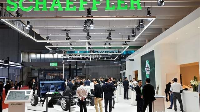 舍弗勒携最新电气化及智能化解决方案亮相2025上海车展