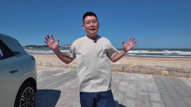 试完极狐T1直呼“作弊” A0级的价格，A+级的空间！