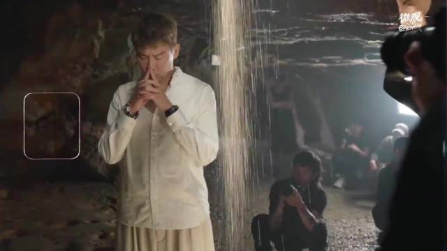 有“声带多动症”的歌手？越是正经严肃的场合，越爱乱唱？