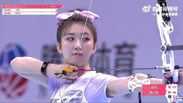 热恋中的女人就是不一样！陈小纭撒娇，噘嘴跺脚咬手指丨超新星