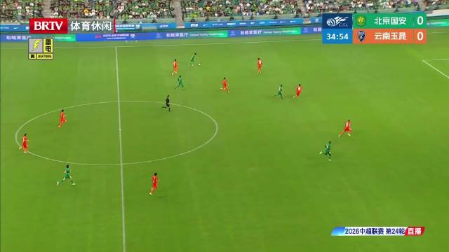 比赛第36分钟，达万禁区内精彩倒钩破门，北京国安1-0云南玉昆！