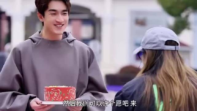 林更新录制新综...　来自娱闻大神　-　微博