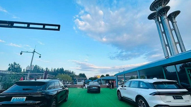 「十一」长假第一天，林肯电混大家族登陆中轴线