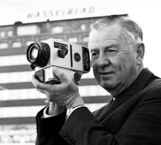 每一张都是经典都是传奇!由哈苏拍出来的照片你知道哪一张?休闲区蓝鸢梦想 - Www.slyday.coM 每一张都是经典都是传奇!由哈苏拍出来的照片你知道哪一张?休闲区蓝鸢梦想 - Www.slyday.coM