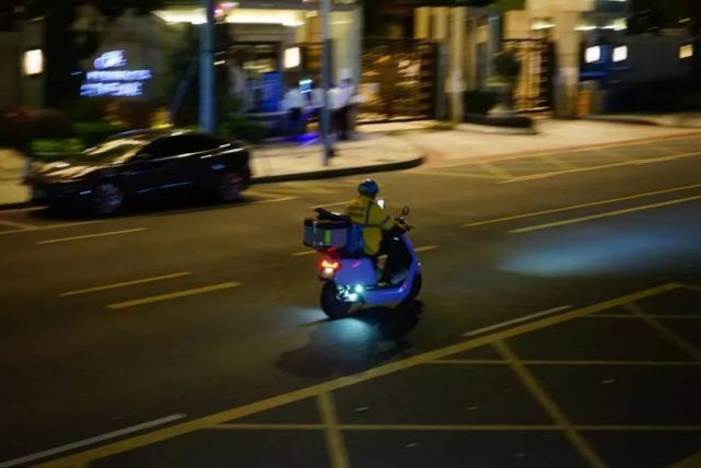 疫情之下停摆的城市:家庭生计、房贷,深圳人的搞钱焦虑被点燃休闲区蓝鸢梦想 - Www.slyday.coM 疫情之下停摆的城市:家庭生计、房贷,深圳人的搞钱焦虑被点燃休闲区蓝鸢梦想 - Www.slyday.coM