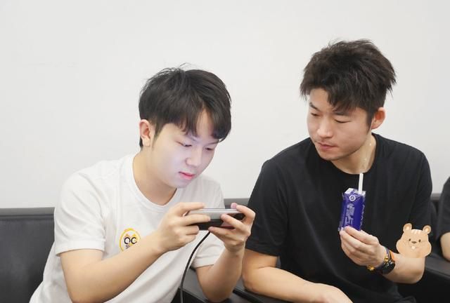 qg妖刀:易峥是我的偶像,很欣赏他的打法,一直在努力向