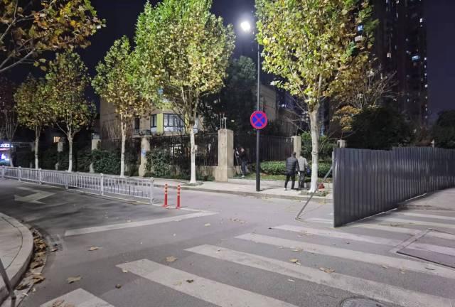 直击萧山抗疫现场:小区全员核酸检测正有序进行,隔壁幼儿园小朋友被统一安置到酒店休闲区蓝鸢梦想 - Www.slyday.coM 直击萧山抗疫现场:小区全员核酸检测正有序进行,隔壁幼儿园小朋友被统一安置到酒店休闲区蓝鸢梦想 - Www.slyday.coM